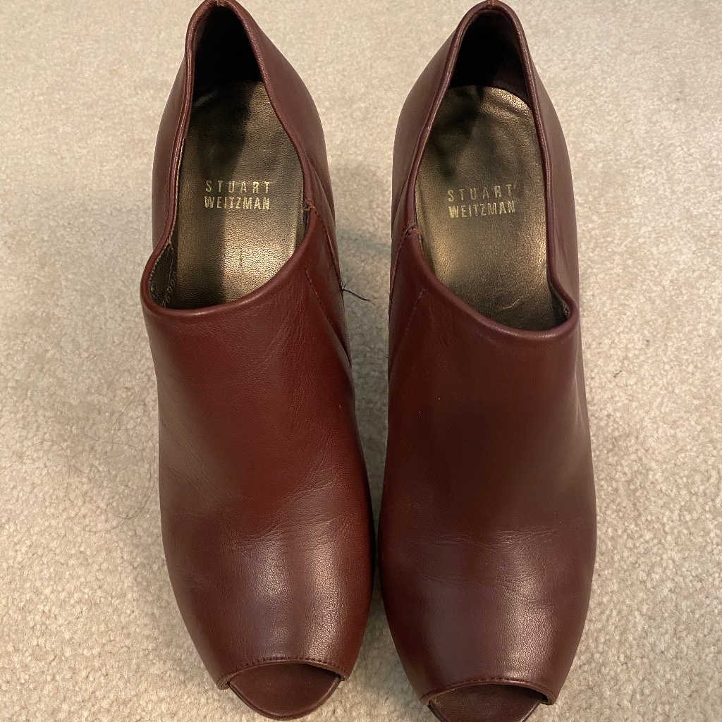 Size 39 Stuart Weitzman Open Toe Booties